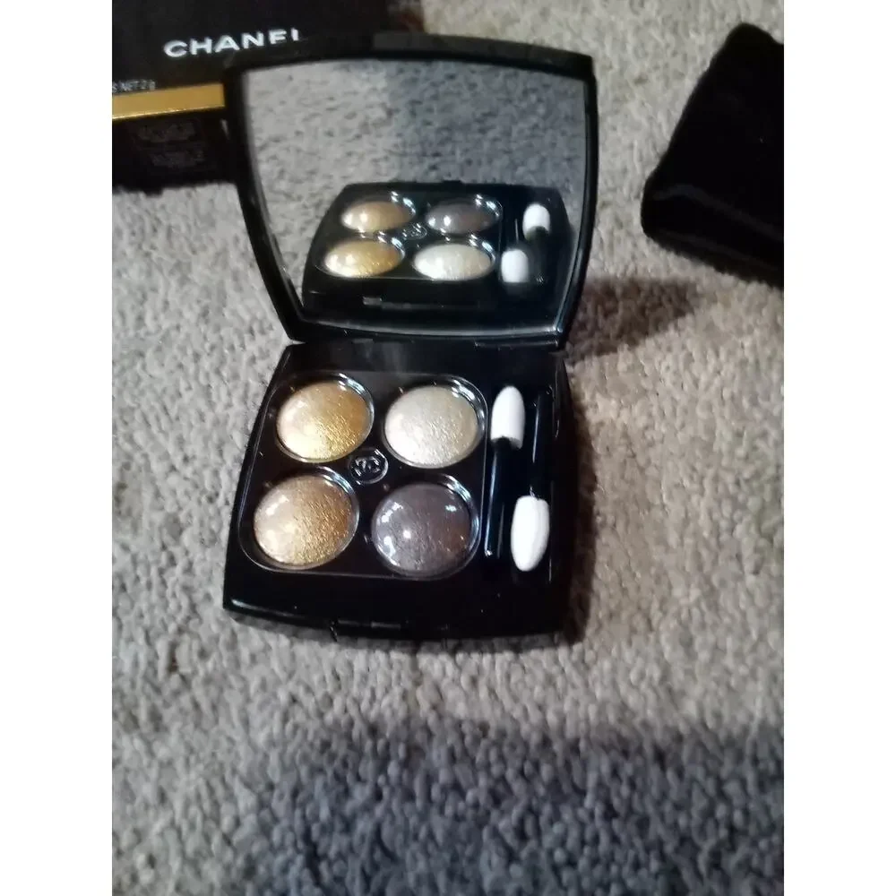 CHANEL new  box